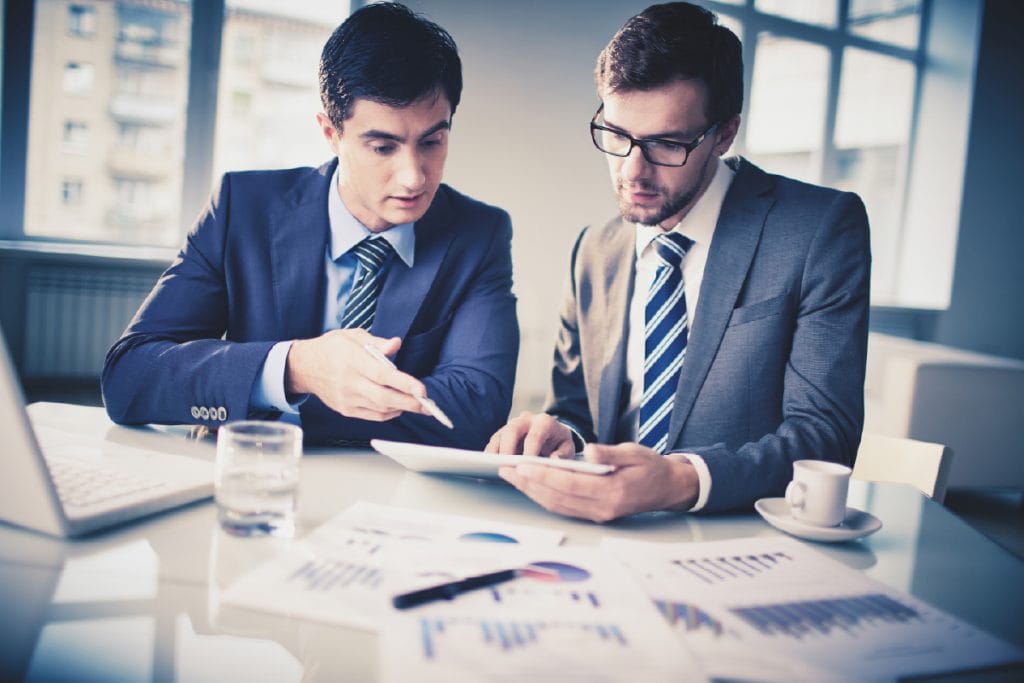 Ultimate Guide to Outsourced CFO Services Benefits, Costs, and How to Choose